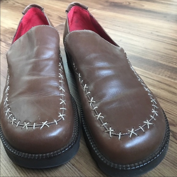 Shoe - Picture 3 of 3